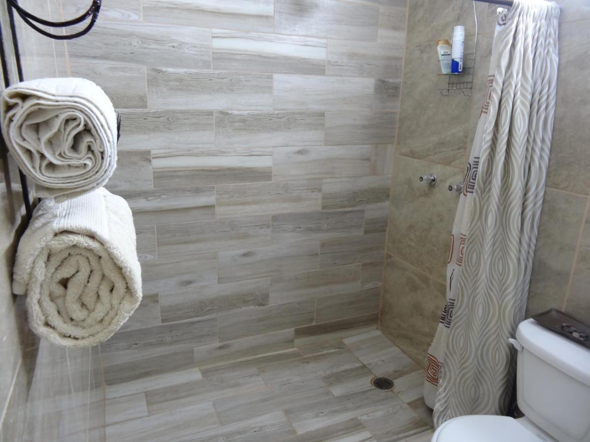 Habitaciones-Comodas-Aire-Wifi-Tv-Cerca De Playa-!!Excelente Precio II Manzanillo Exteriér fotografie